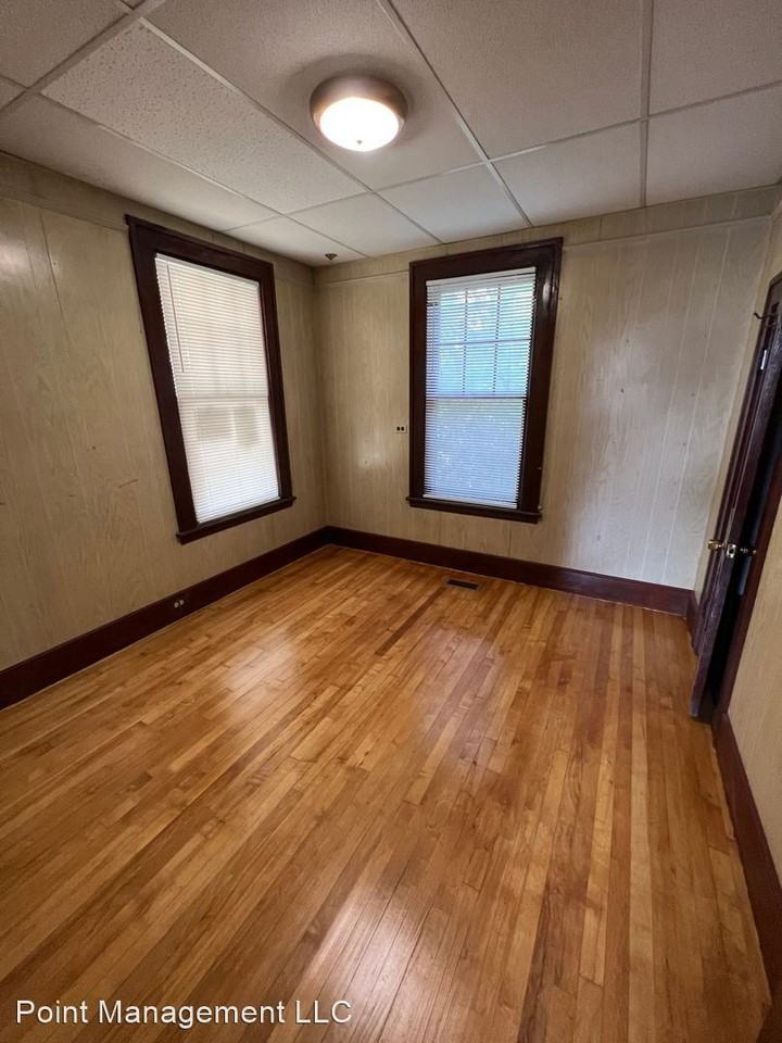 1126 Moore St Se - Photo 3 of 19