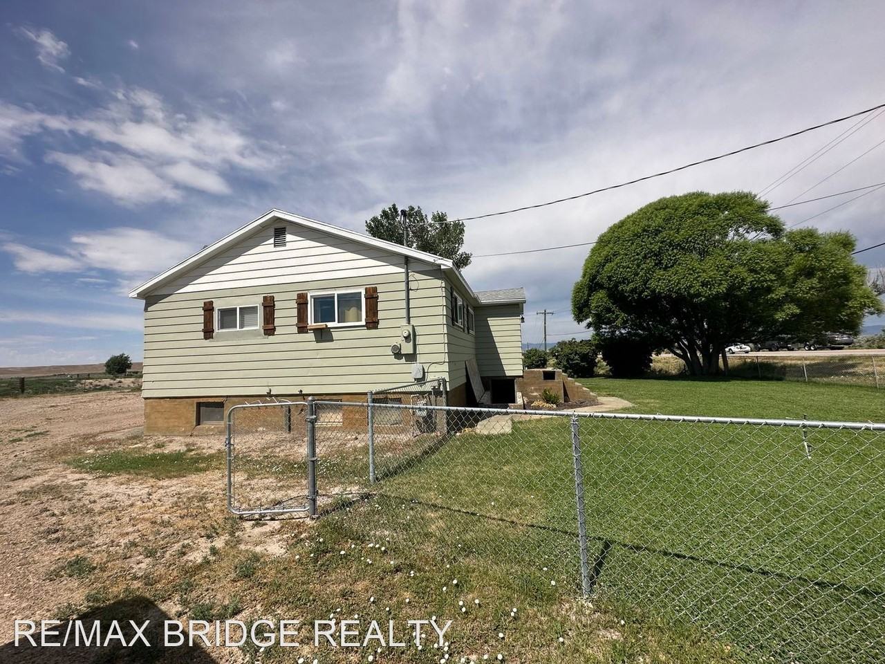 1752 E Main St - Photo 3 of 5