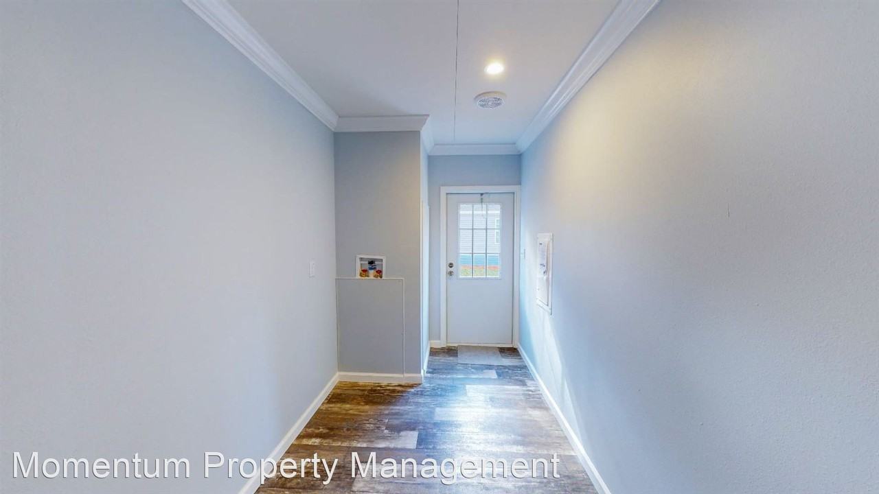 2428 Ayerswood Dr - Photo 2 of 17