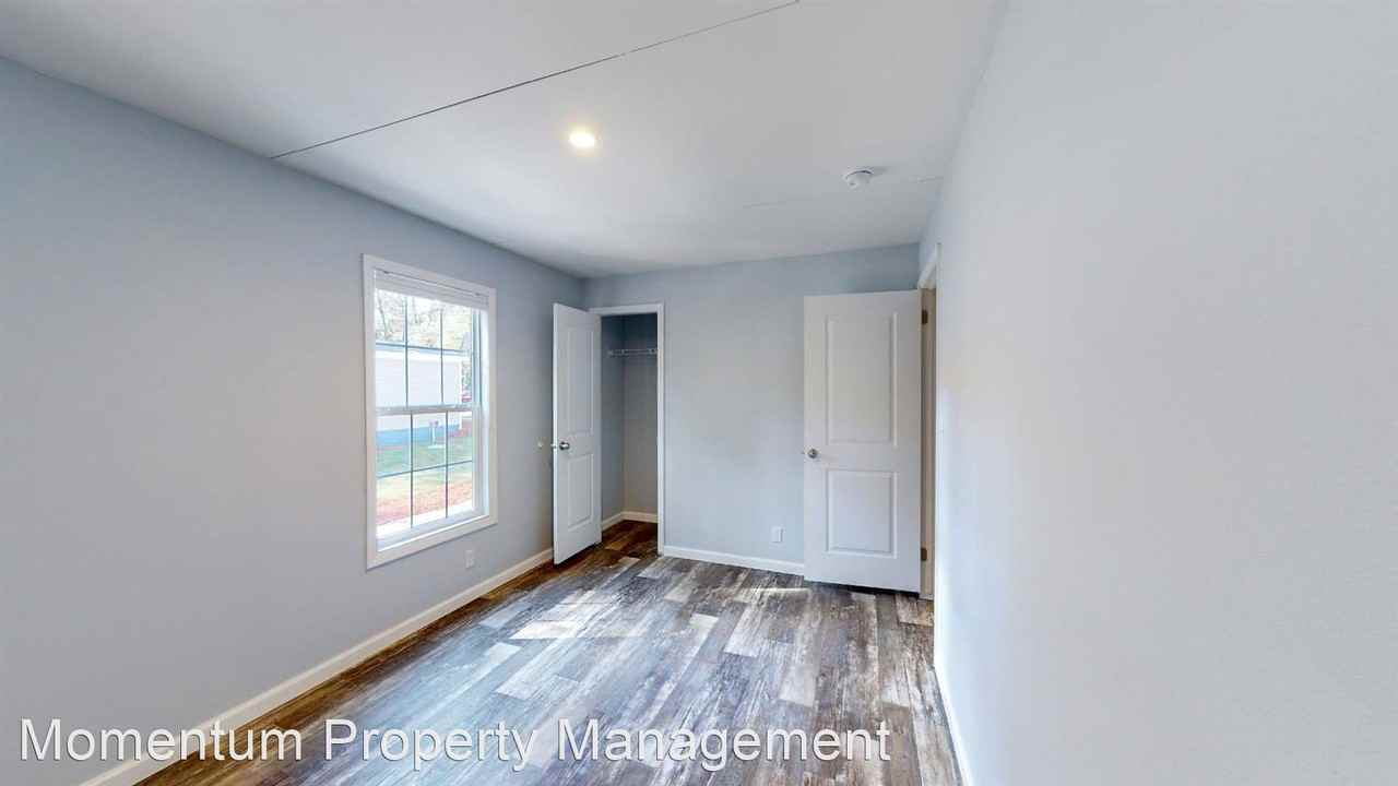 2428 Ayerswood Dr - Photo 3 of 17