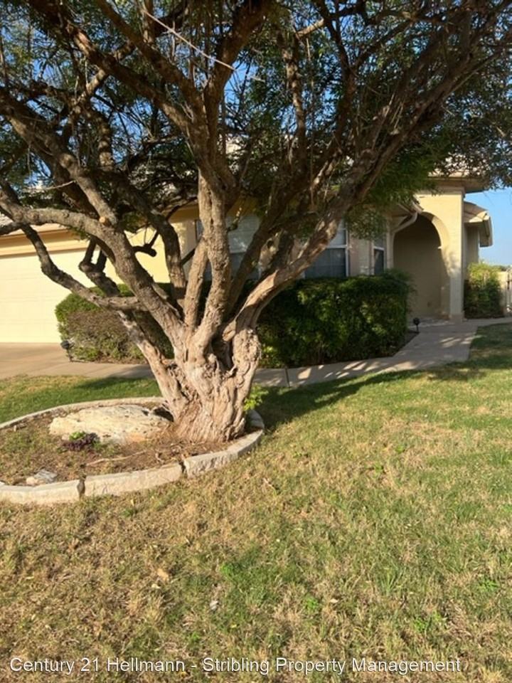 30119 Hacienda Ln - Photo 2 of 44