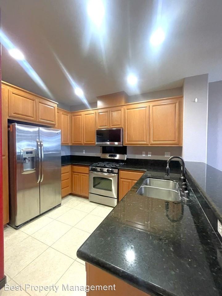 22774 Amador St #4 - Photo 3 of 19