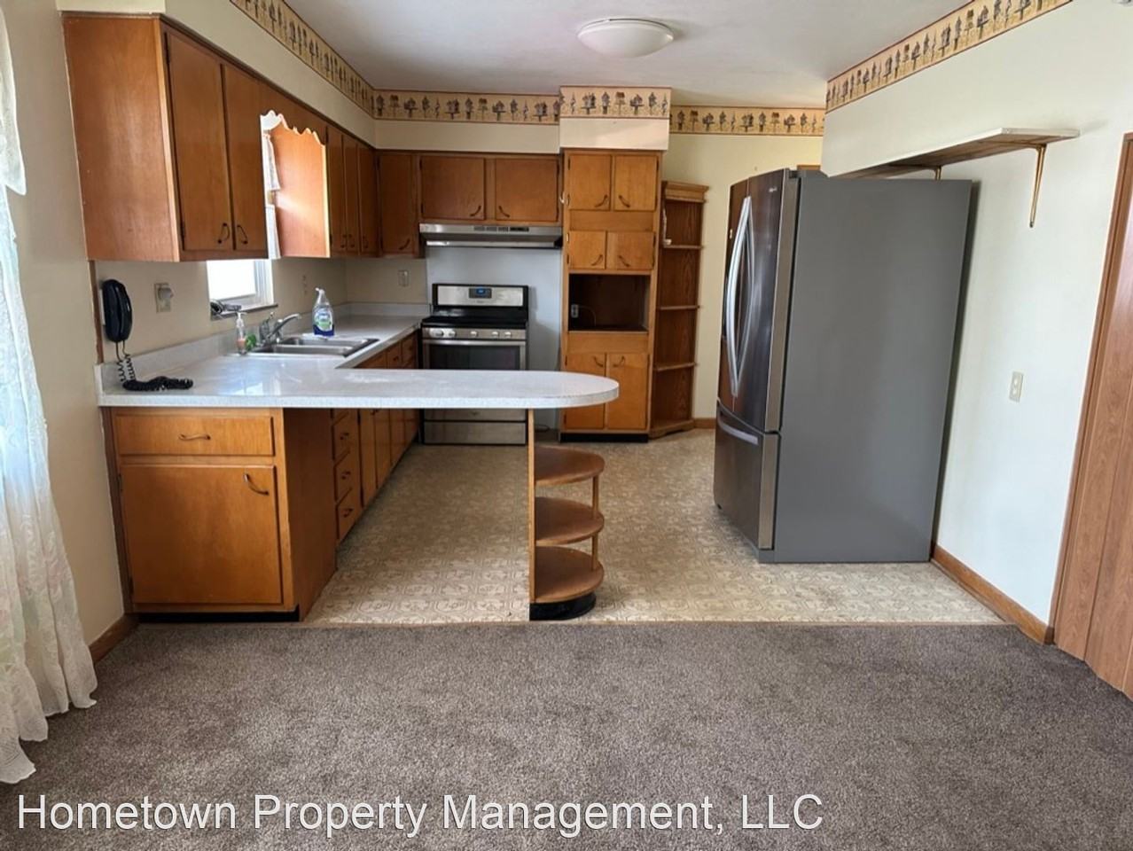 802 Clement Ave - Photo 3 of 12