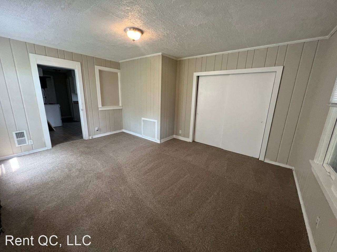 1706 9th St - Photo 2 of 15