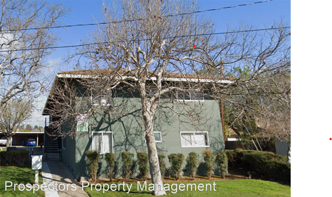 631 Broadway St - Photo 2 of 13