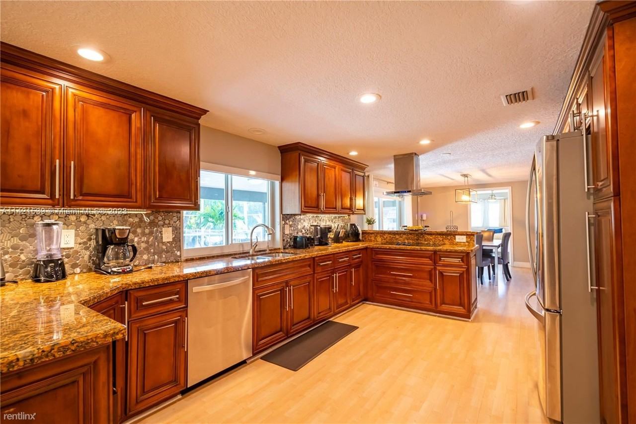 2780 Sw 116th Ave - Photo 3 of 27