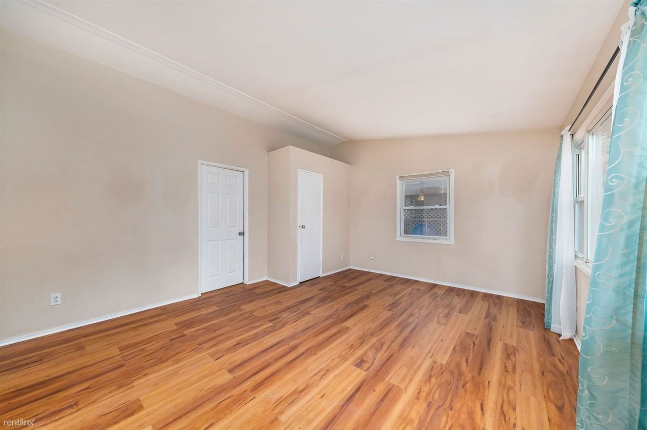 2517 Sonora St - Photo 3 of 17