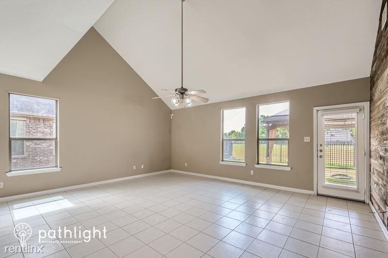 21478 Rose Mill Dr - Photo 3 of 16