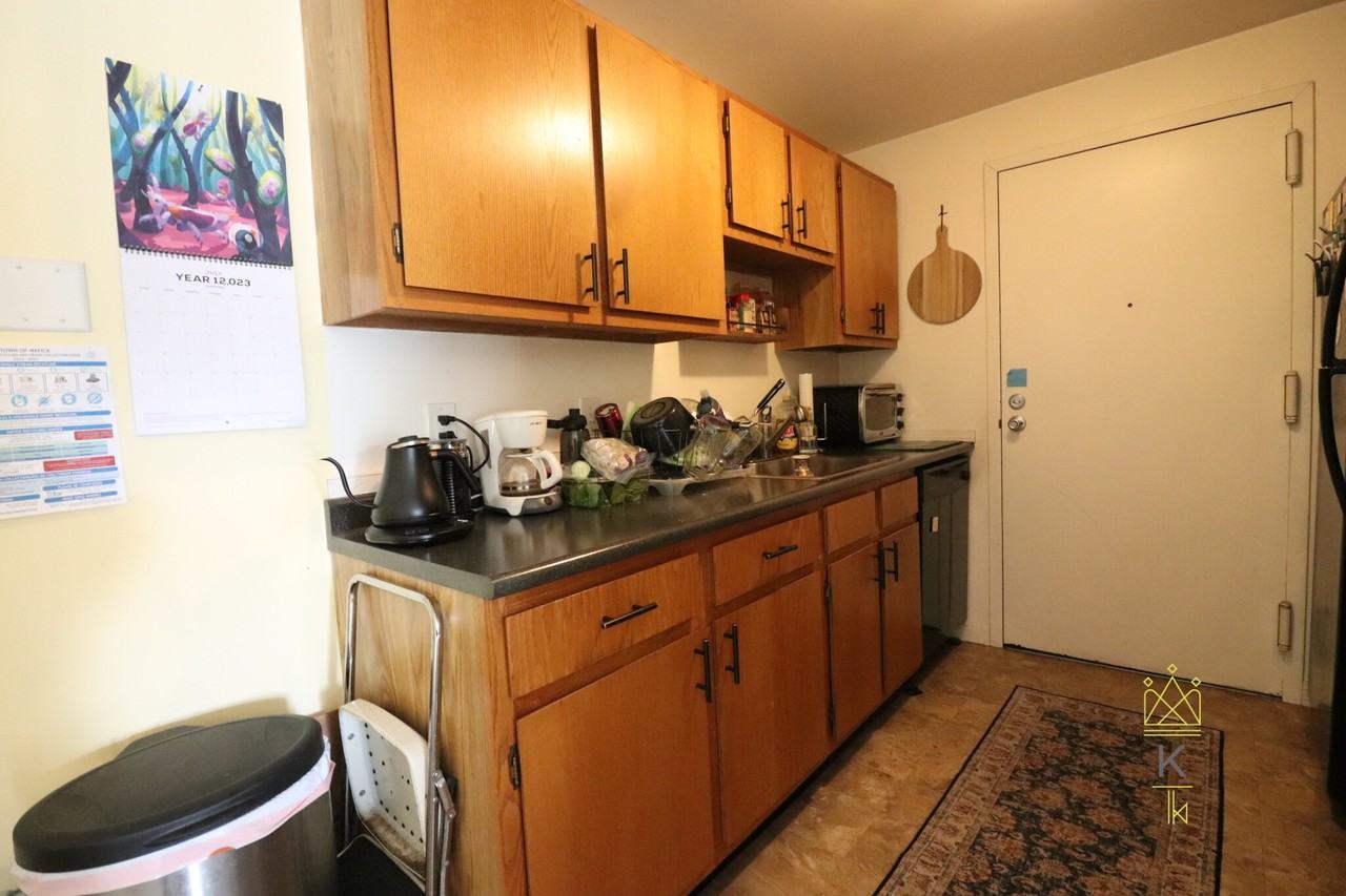 Silver Hill Ln #8 - Photo 3 of 32