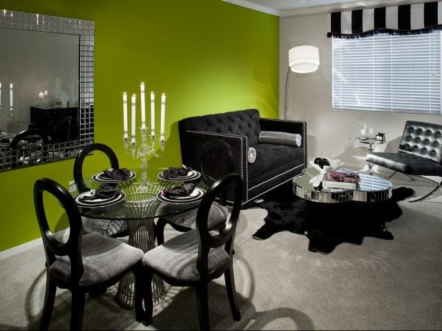 Jefferson at Hollywood - Photo 2 of 8