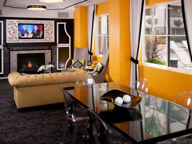 Jefferson at Hollywood - Photo 3 of 8