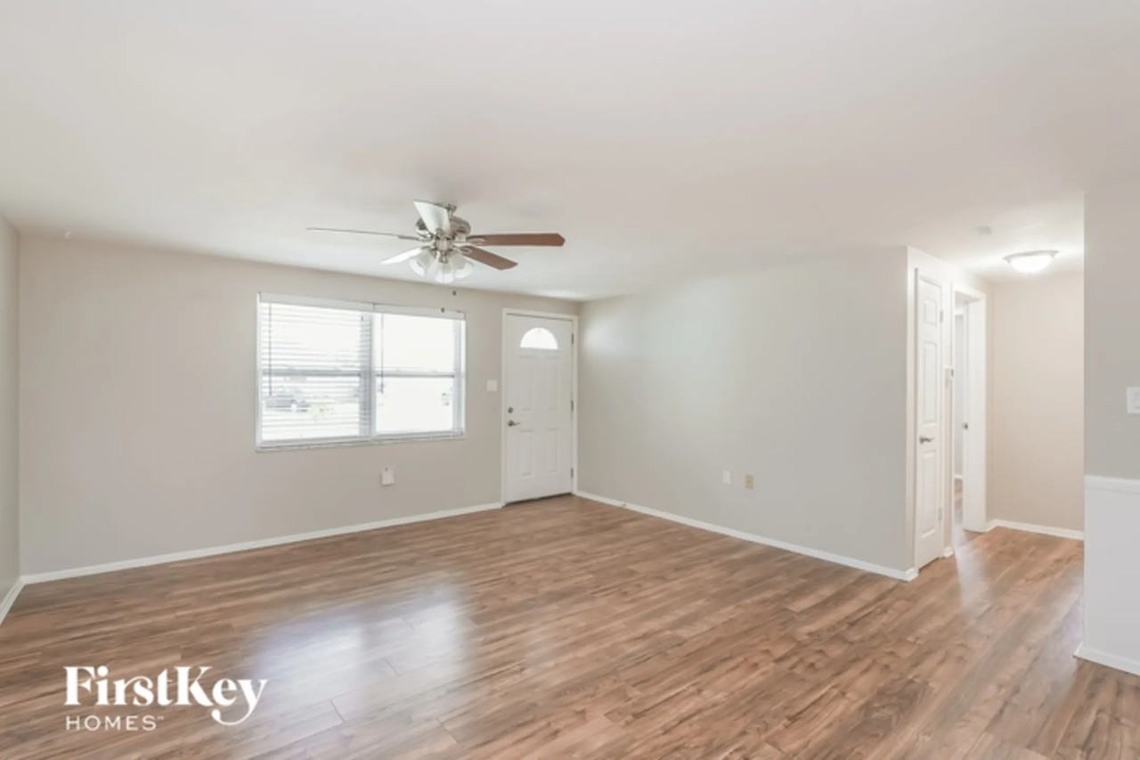 3530 Brompton Dr - Photo 2 of 12