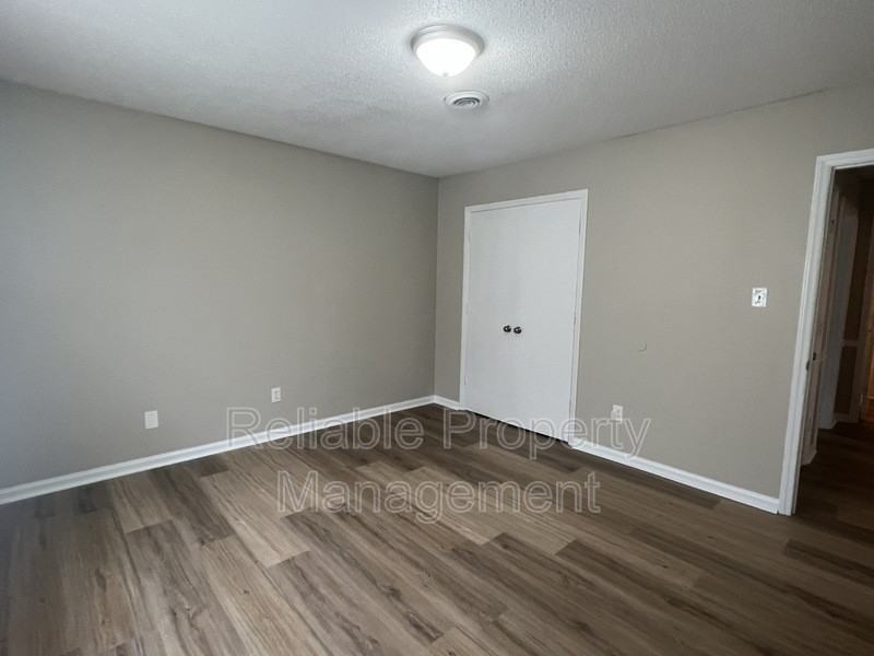 505 E Elizabeth St #B - Photo 6 of 11