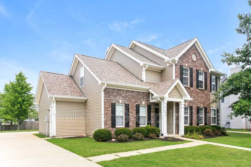 1278 Bridgeport Dr - Photo 2 of 17