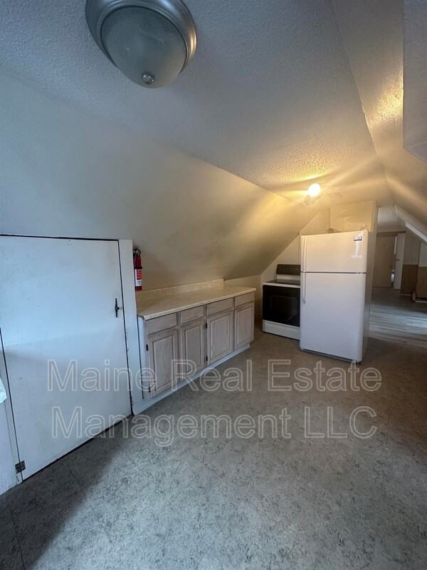 133 S Main St #3 - Photo 2 of 9