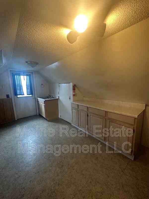 133 S Main St #3 - Photo 3 of 9