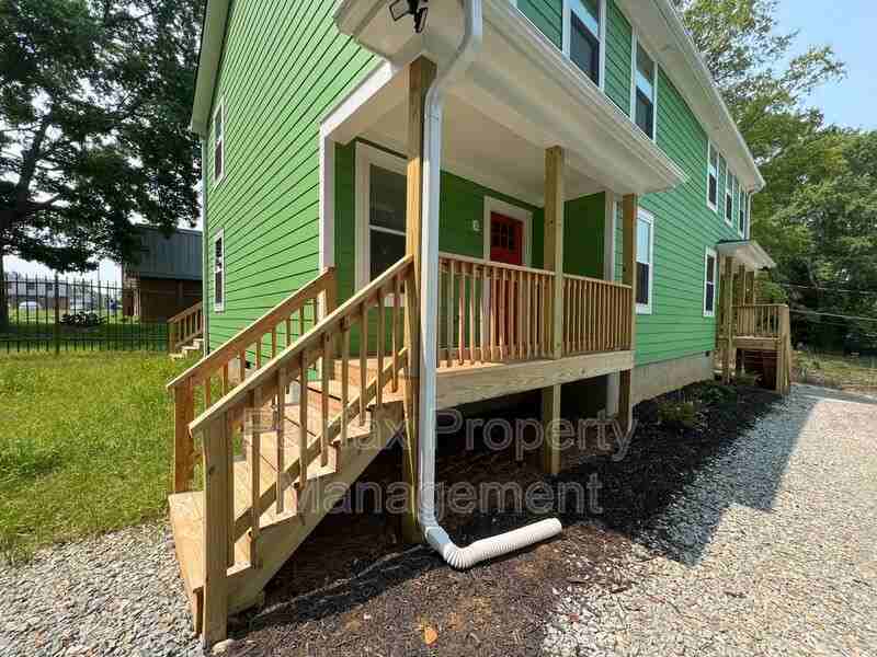 521 Boone St #A - Photo 3 of 41