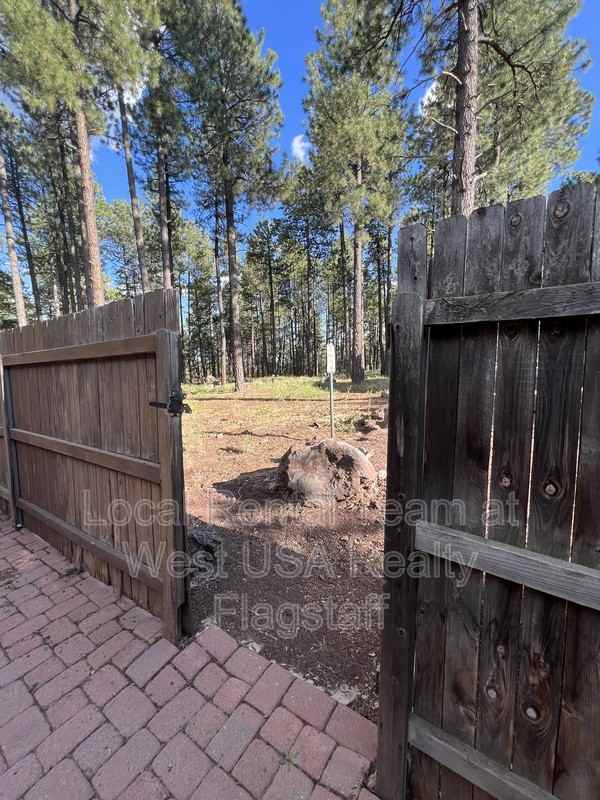 1755 W Sequoia Dr - Photo 2 of 30