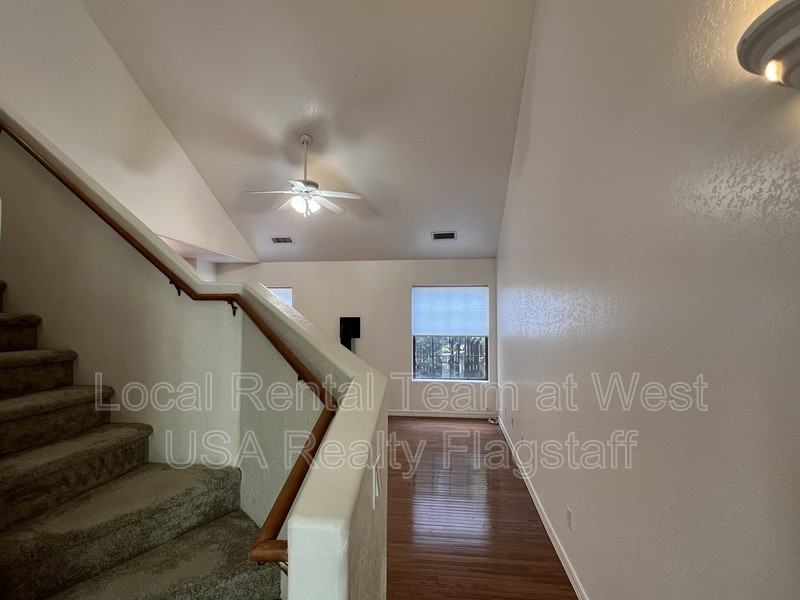 1755 W Sequoia Dr - Photo 3 of 30