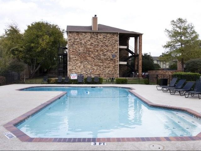 Landmark at Lake Village East - Photo 2 of 17