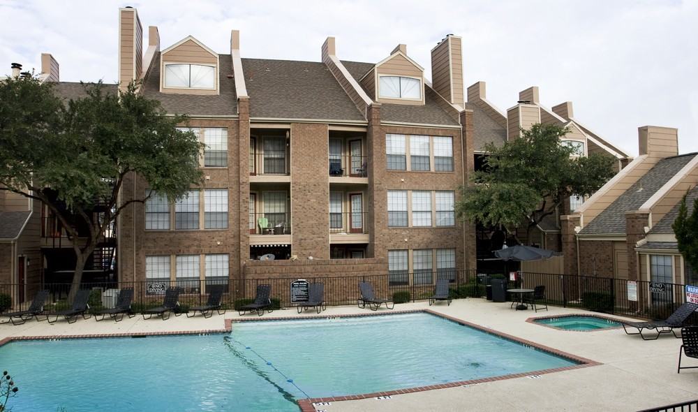 Landmark at Lake Village East - Photo 3 of 17