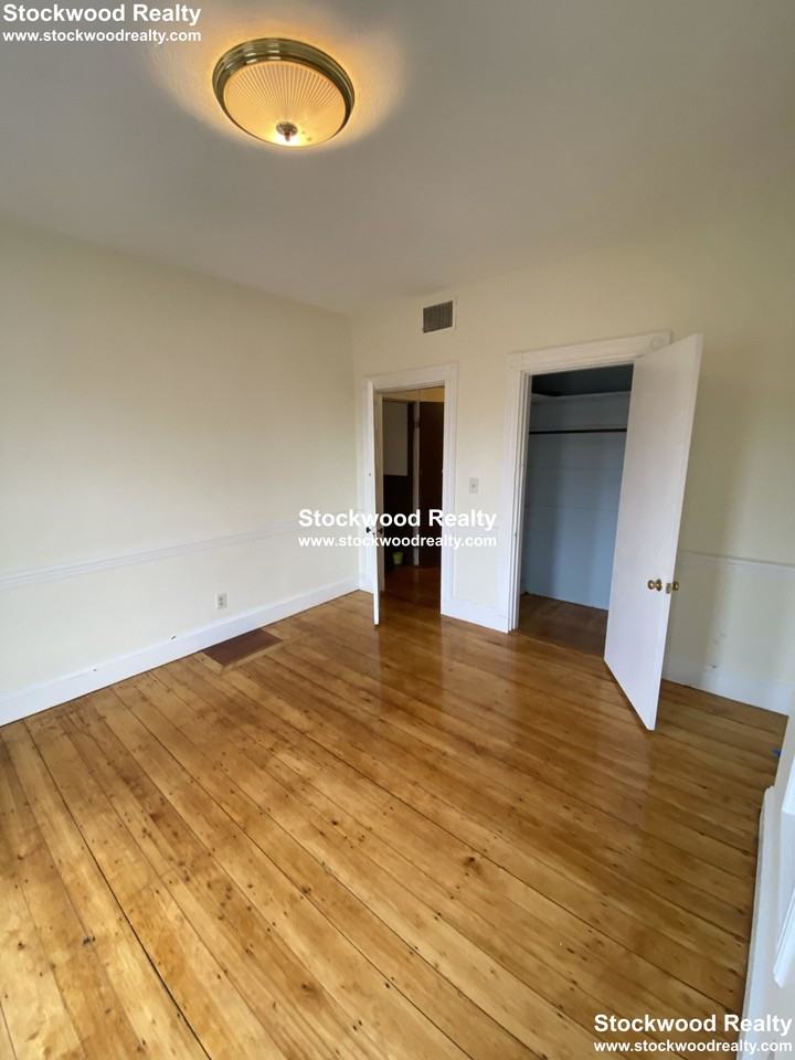 861 Dorchester Ave #3 - Photo 5 of 39