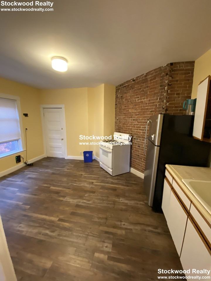 861 Dorchester Ave #3 - Photo 6 of 39