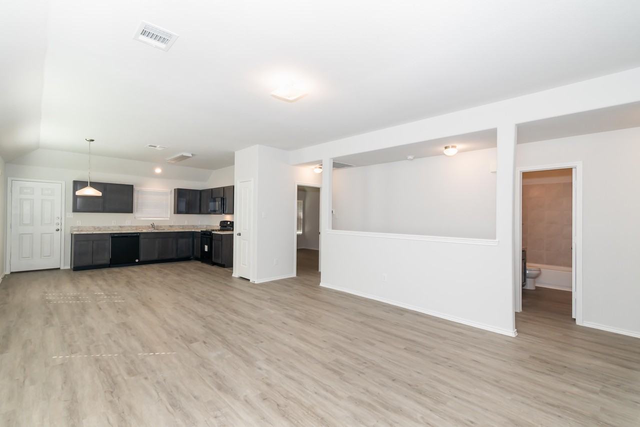 109 Blue Crane St - Photo 3 of 12