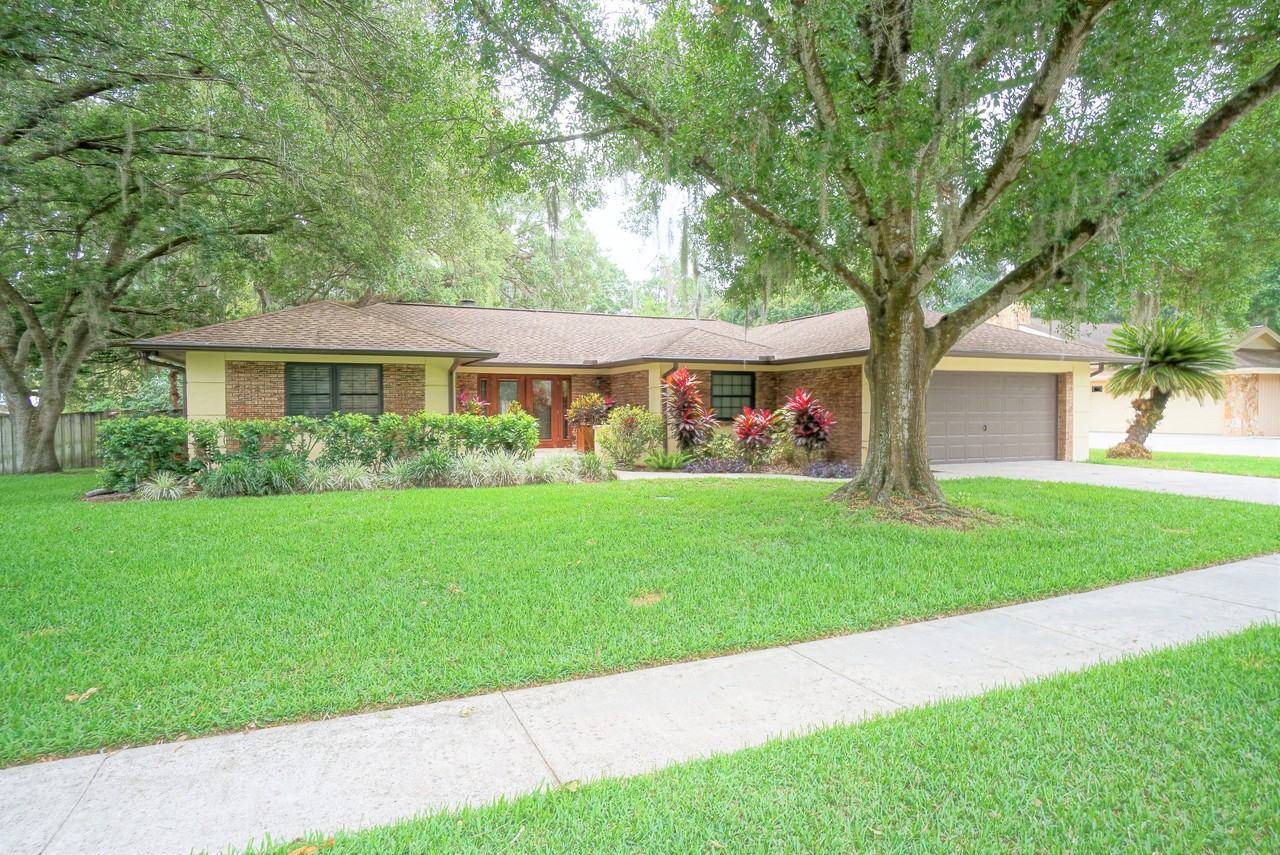 15903 Dover Cliffe Dr - Photo 2 of 18