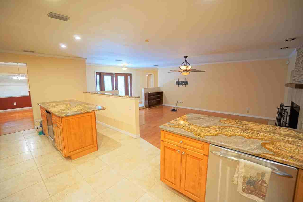 15903 Dover Cliffe Dr - Photo 6 of 18