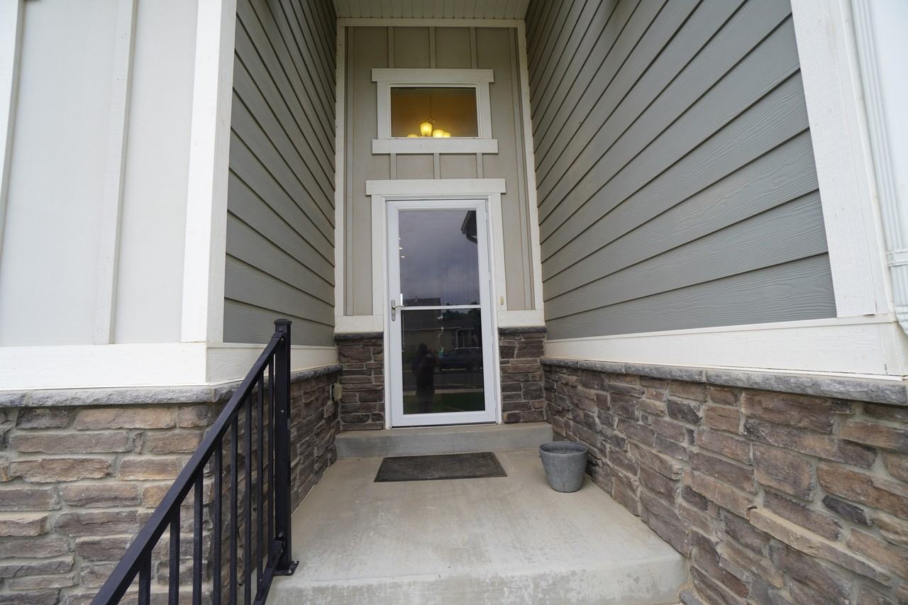 1280 E Canyon Dr - Photo 2 of 50