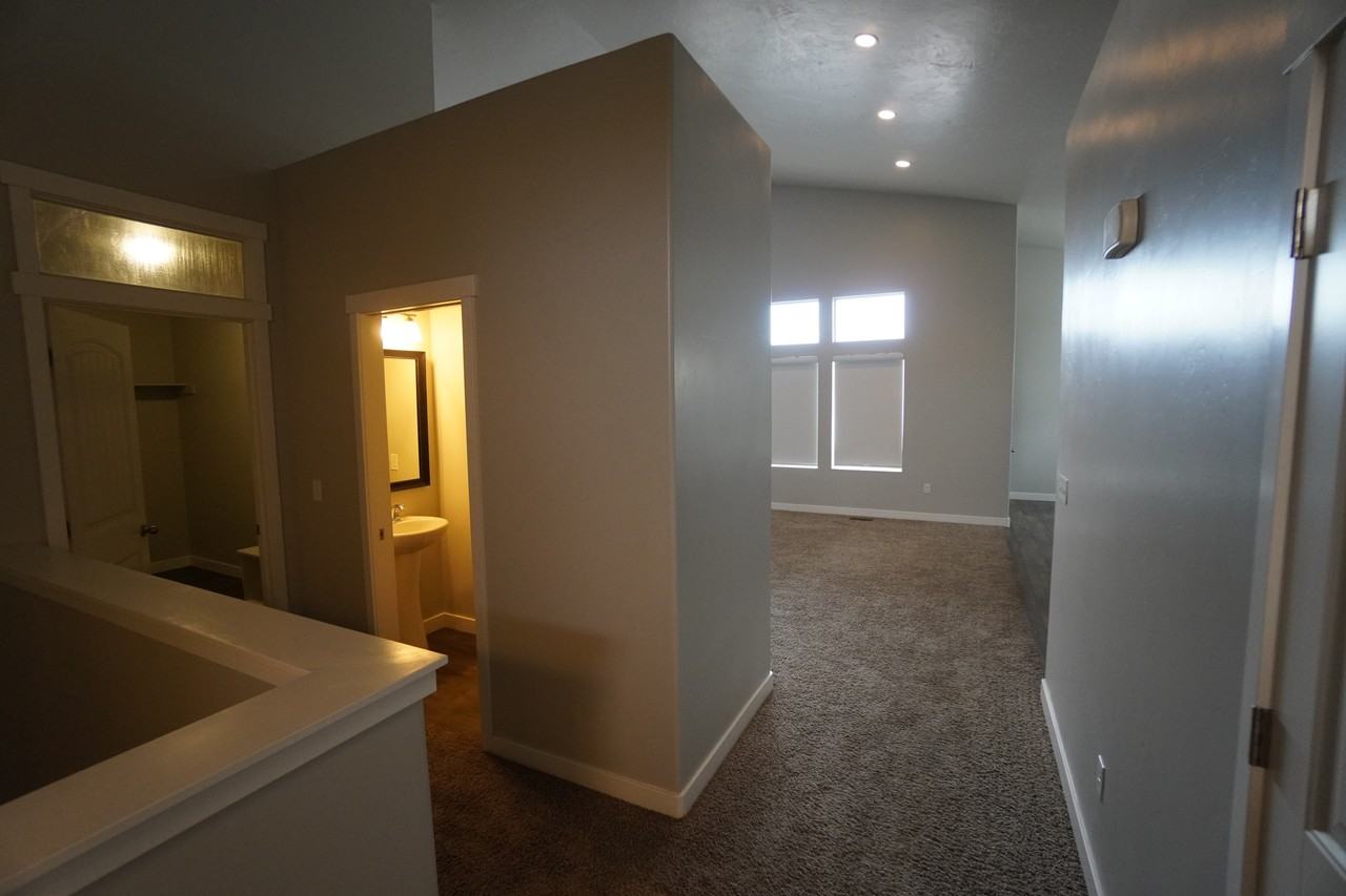 1280 E Canyon Dr - Photo 3 of 50