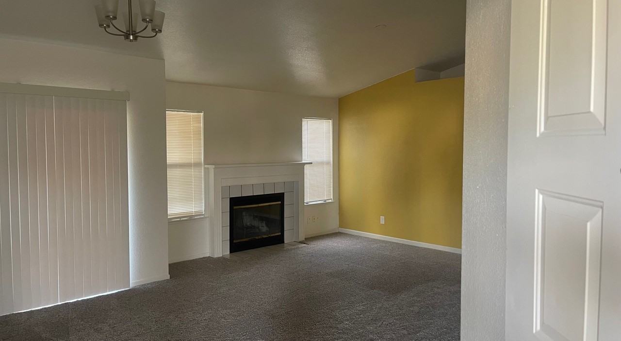 9421 Soaring Oaks Dr - Photo 2 of 5