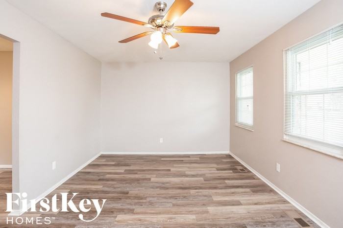 2180 Glenoro Dr - Photo 2 of 15