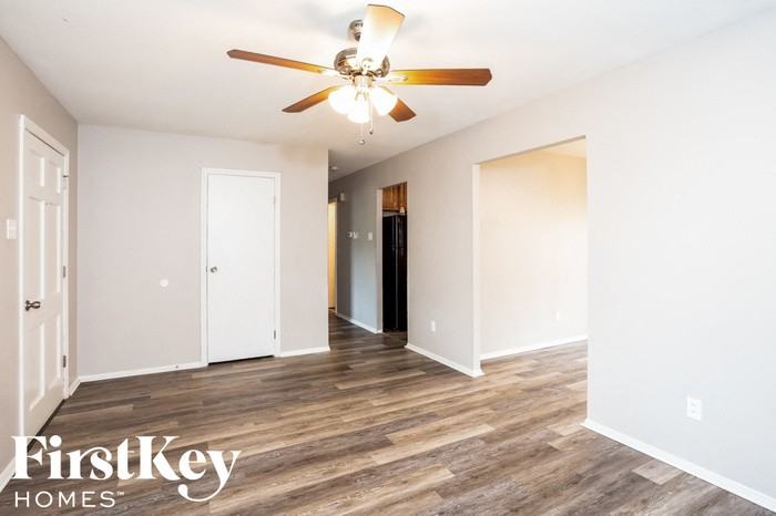 2180 Glenoro Dr - Photo 3 of 15