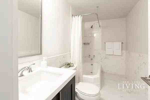 W 34th St #23MM - Photo 2 of 5