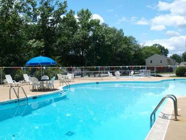 Williamsburg Park - Photo 3 of 10