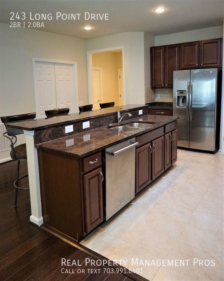 243 Long Point Dr - Photo 2 of 21