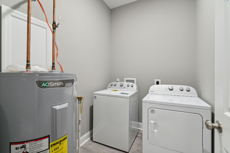 1235 W Lehigh Ave - Photo 7 of 9