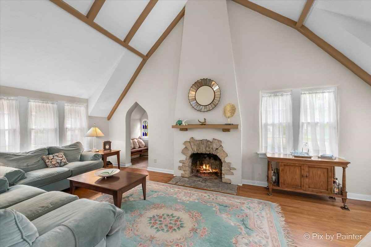 425 S Commonwealth Ave #NA - Photo 2 of 10