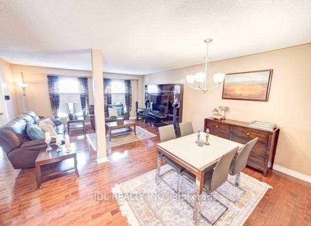 69 Gail Parks Crescent #None - Photo 2 of 6