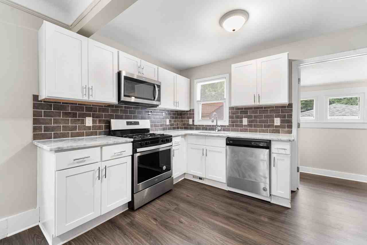 164 W Muir Ave #1 - Photo 3 of 17