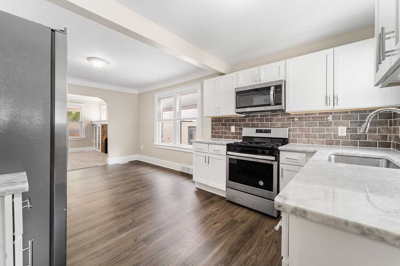 164 W Muir Ave #1 - Photo 4 of 17