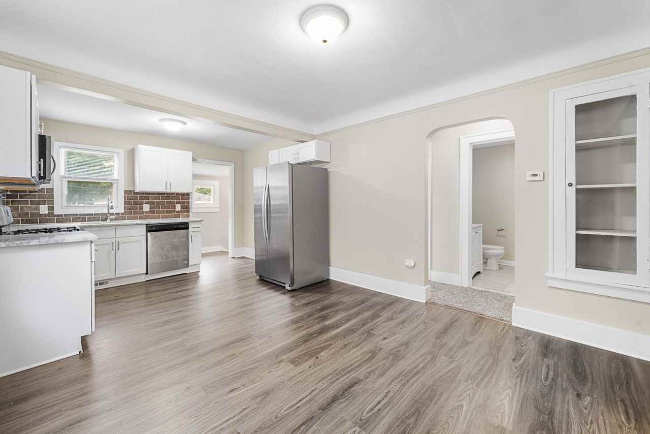 164 W Muir Ave #1 - Photo 5 of 17