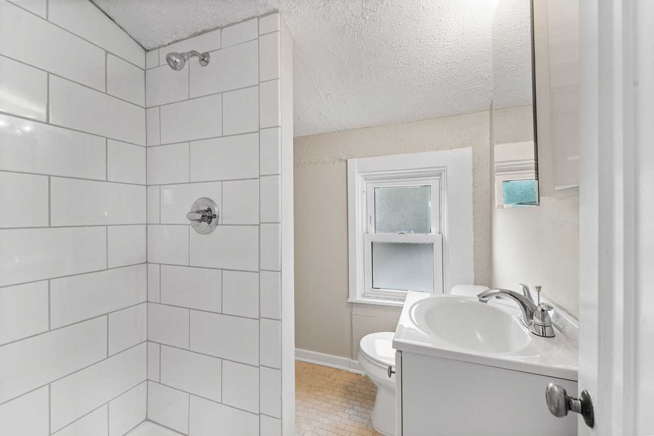 164 W Muir Ave #1 - Photo 7 of 17