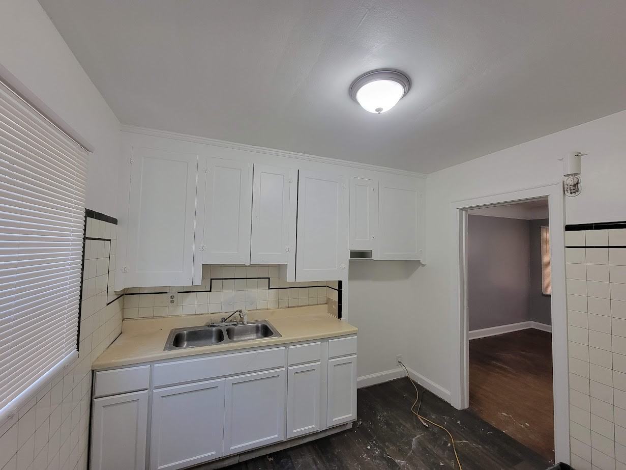 15491 Sussex St #1 - Photo 7 of 8