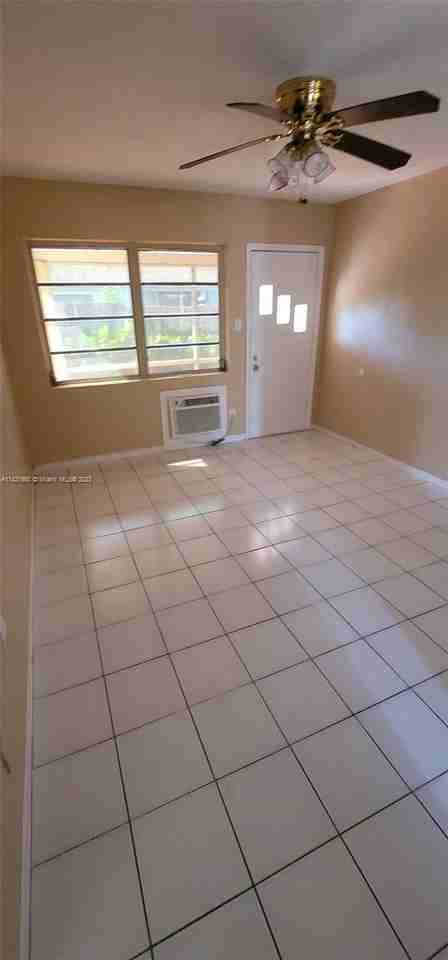 24 Se 11th St #1-3 - Photo 2 of 6