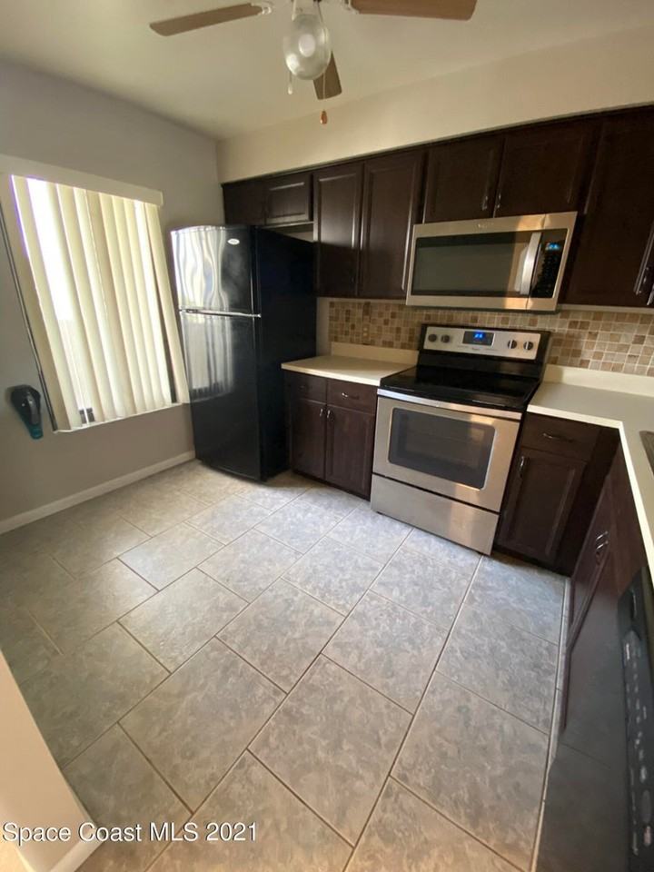 200 International Dr #814 - Photo 3 of 17