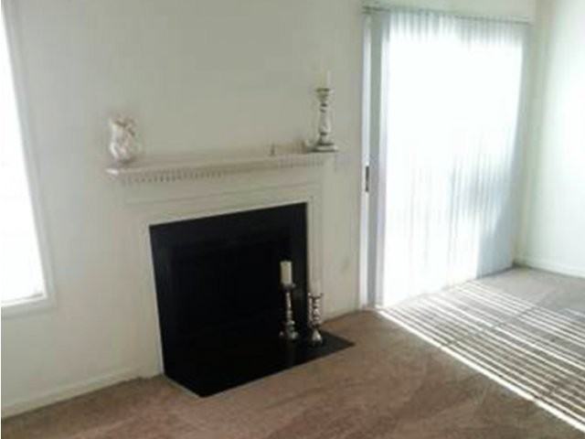 Crystal Lake Townhomes - Photo 3 of 21