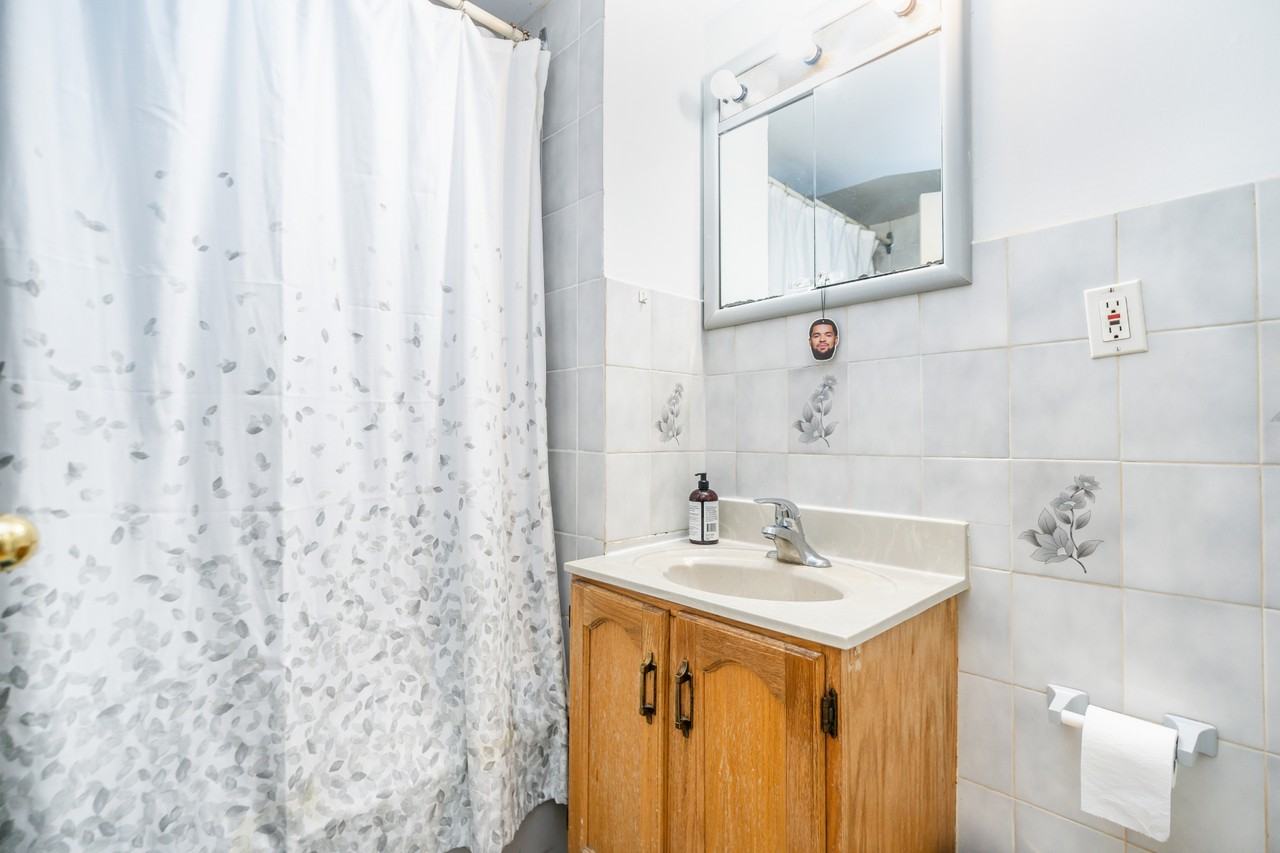 605 Huron Street #A - Photo 7 of 10